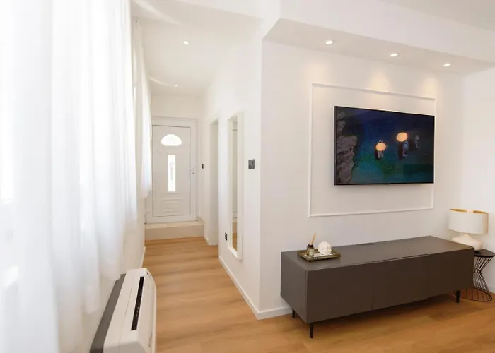 Lana Stobrec * Split